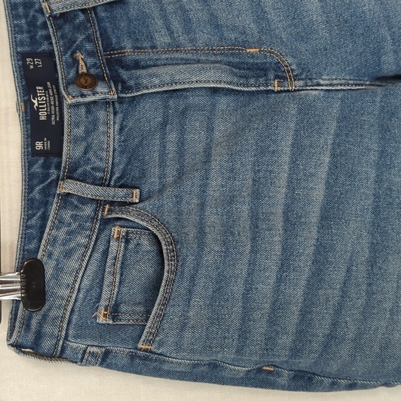 Hollister Ultra High Rise Mom Jean Block Patch Size 9 R - Picture 3 of 6